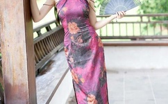 半夜年轻人看B站短视频软件